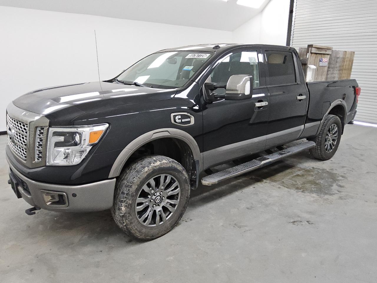 NISSAN TITAN SL