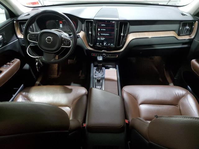 2018 VOLVO XC60 T5 MO YV4102RK8J1017724