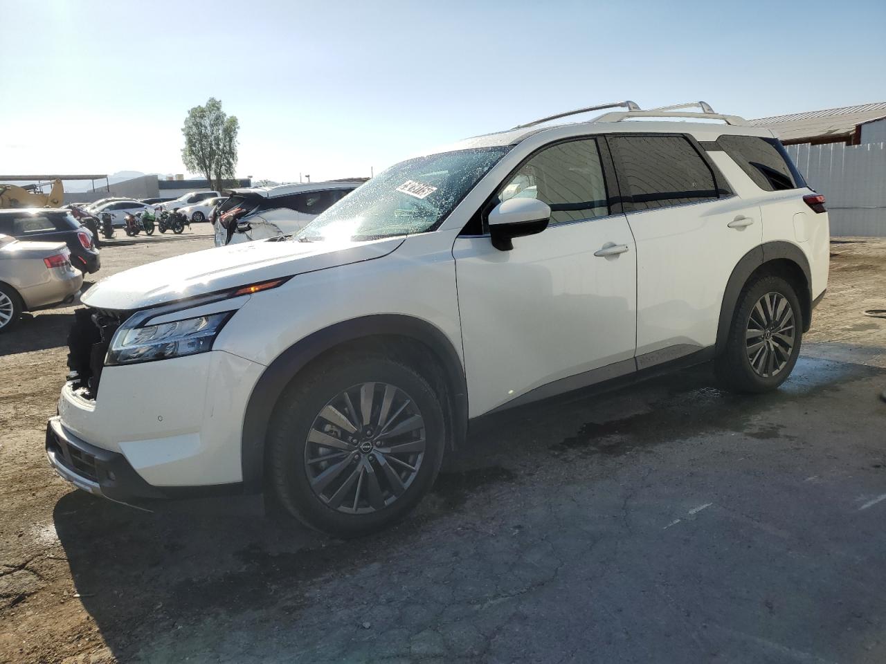  Salvage Nissan Pathfinder