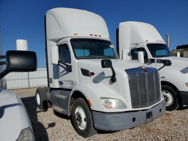 PETERBILT 579 2015 white tractor diesel 1XPBA48X0FD299407 photo #1