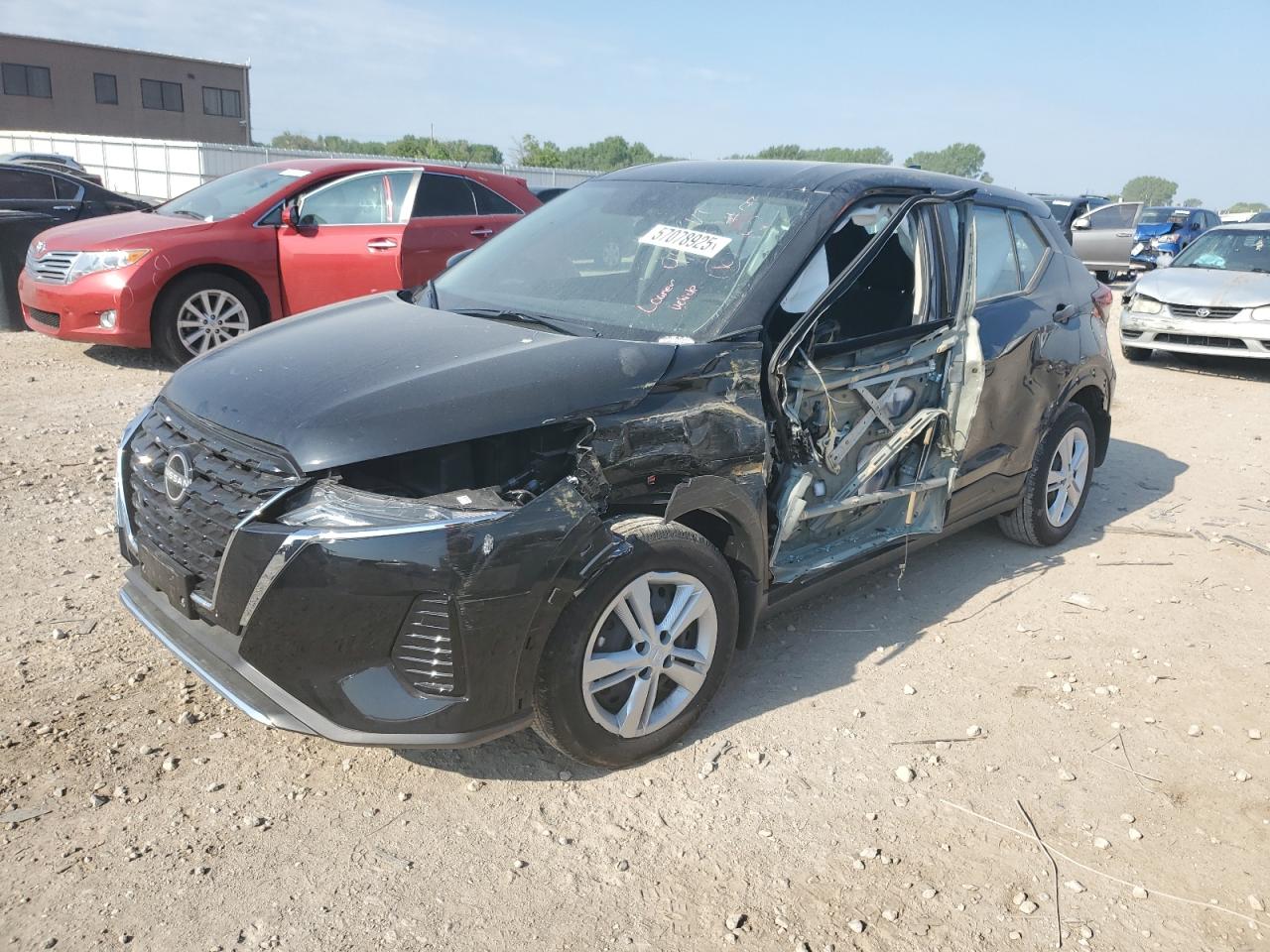 NISSAN KICKS S