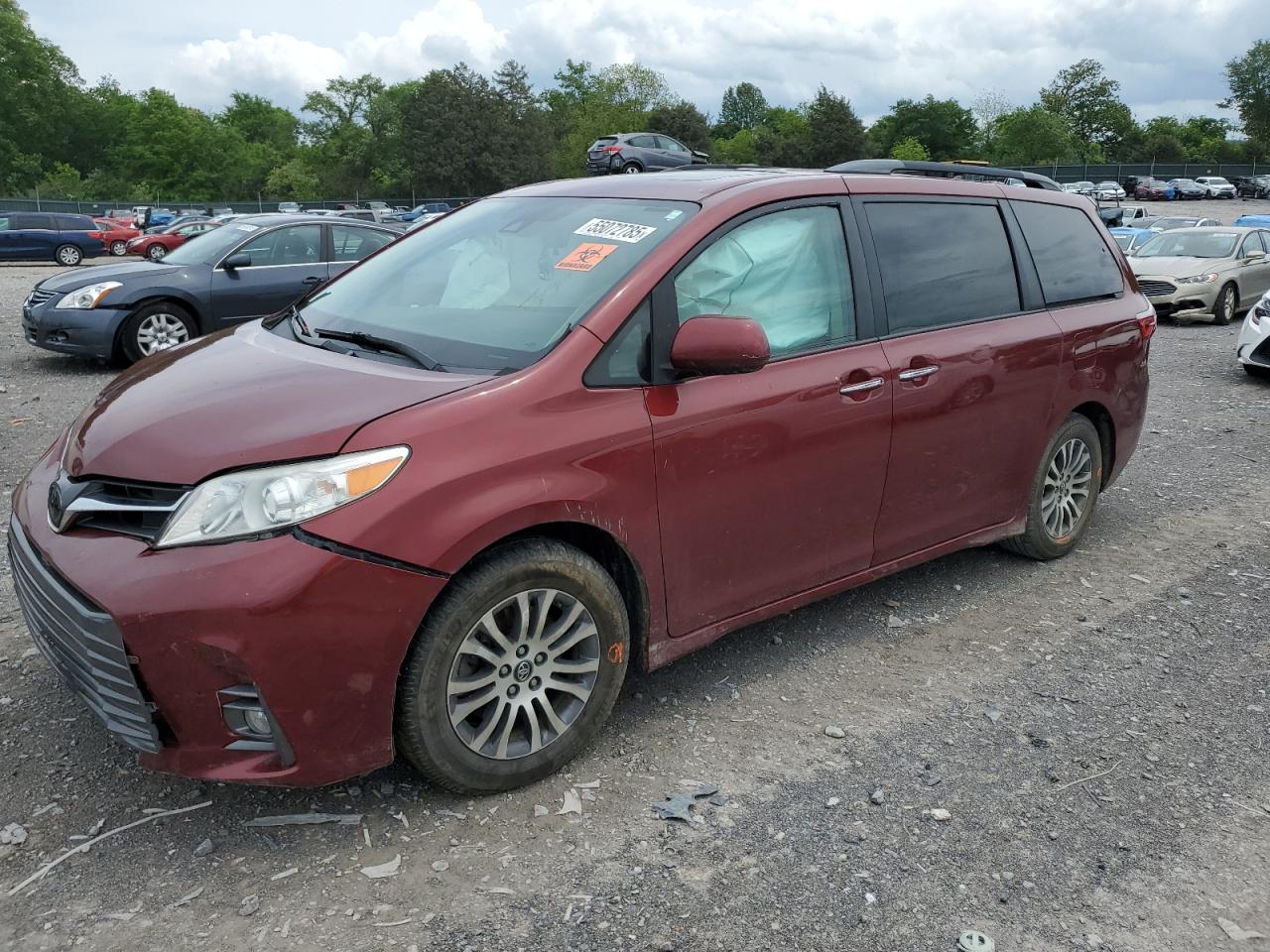 TOYOTA SIENNA XLE