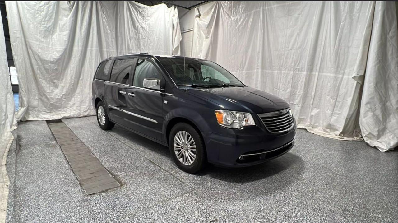 CHRYSLER TOWN & COUNTRY TOURING L