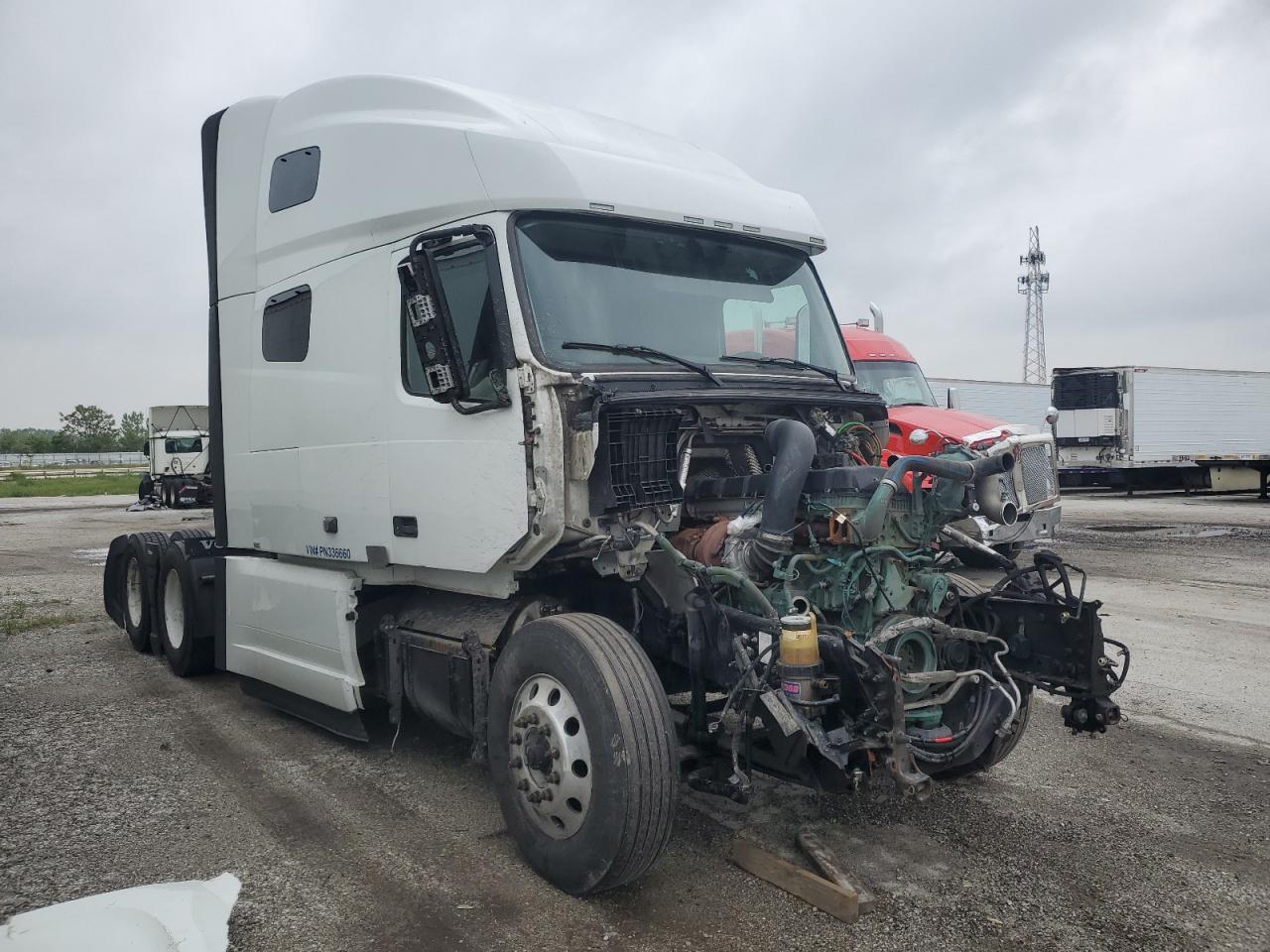 Lot #3222030174 2023 VOLVO VN VNL