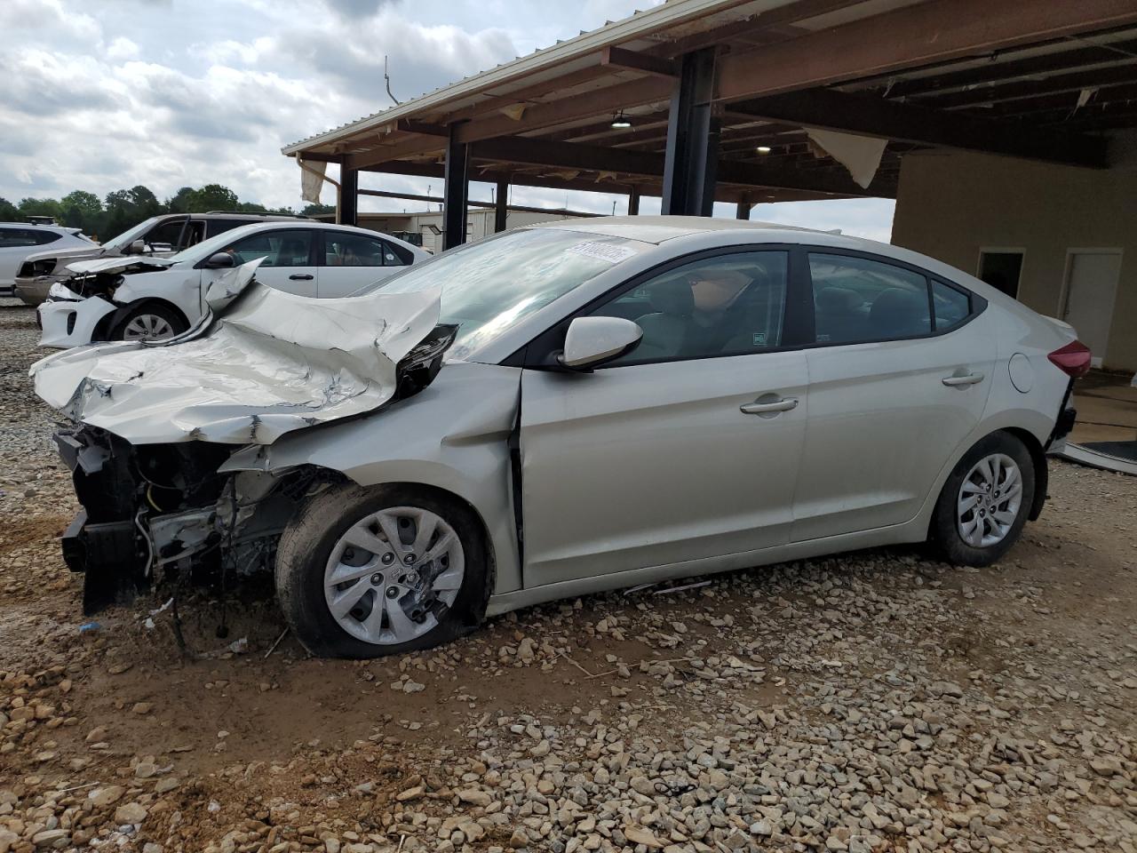 HYUNDAI ELANTRA SE
