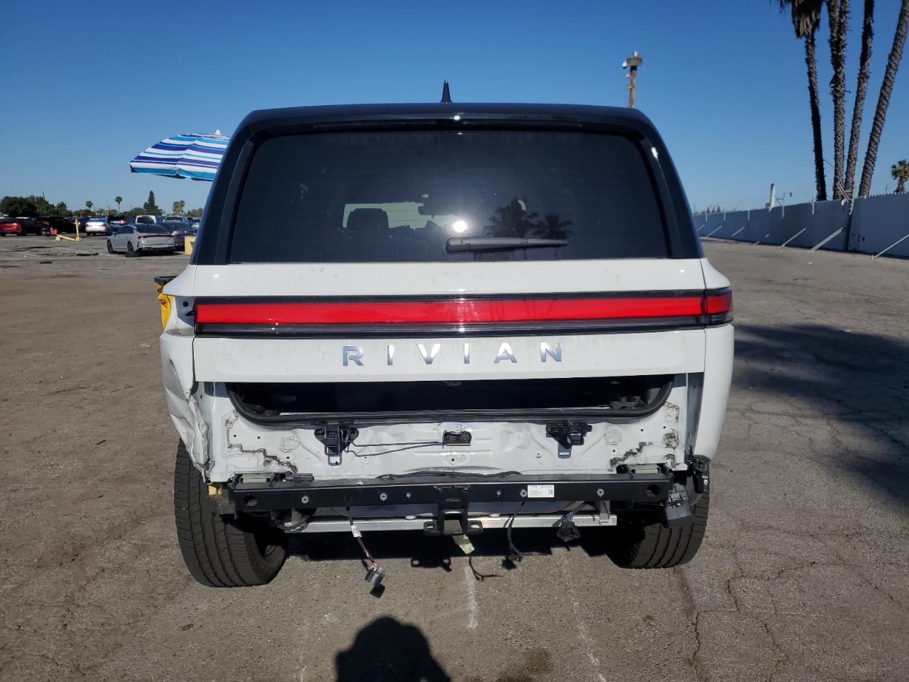 RIVIAN R1S ADVENTURE