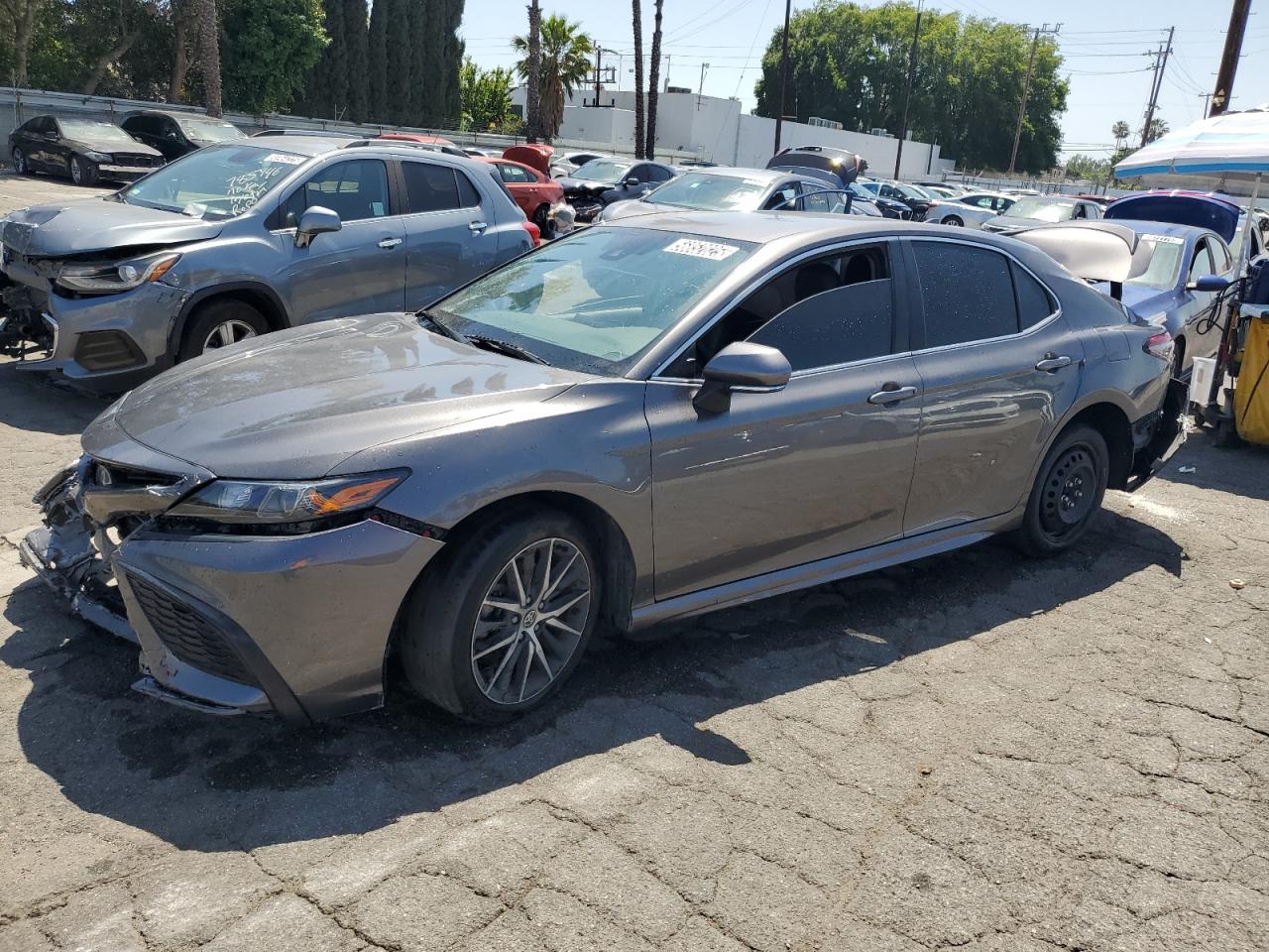 TOYOTA CAMRY SE