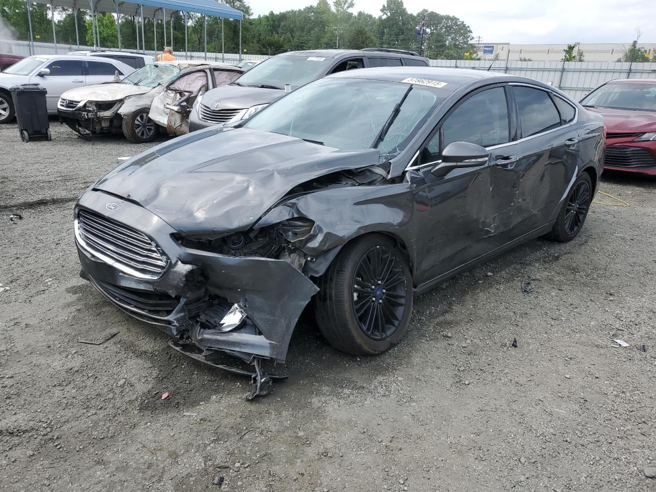 FORD FUSION SE