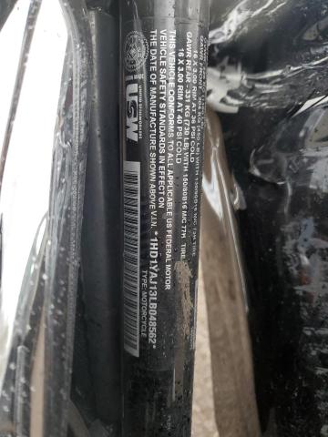 2020 HARLEY-DAVIDSON FLHC 1HD1YAJ13LB048562
