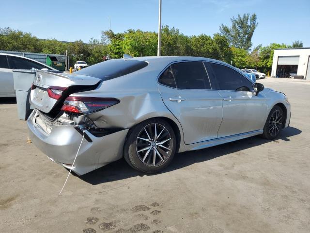 Vin: 4t1g11ak3mu605996, lot: 57277015, toyota camry se 20213