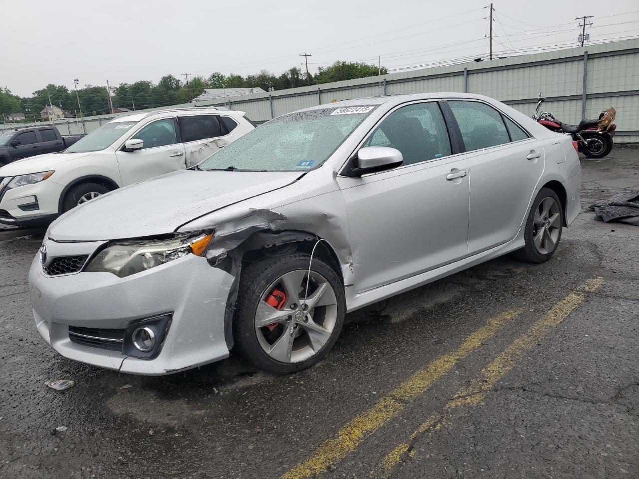 TOYOTA CAMRY SE
