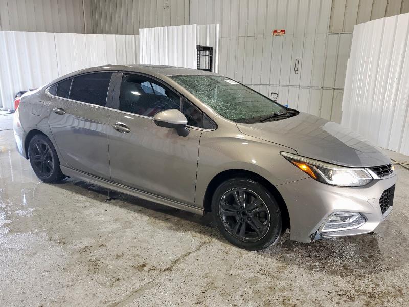 Vin: 1g1be5sm1j7126408, lot: 57898185, chevrolet cruze lt 20184