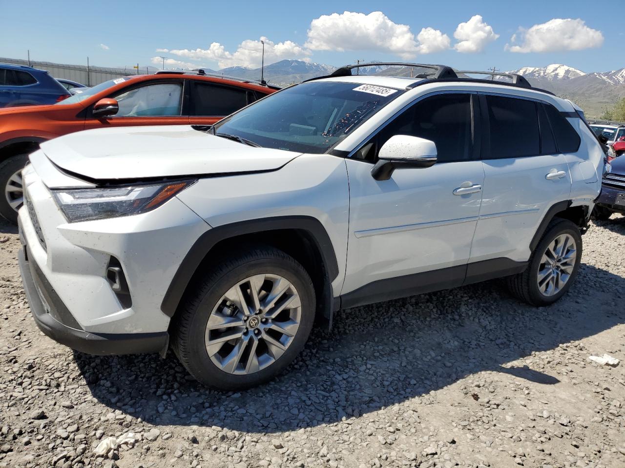 TOYOTA RAV4 XLE PREMIUM
