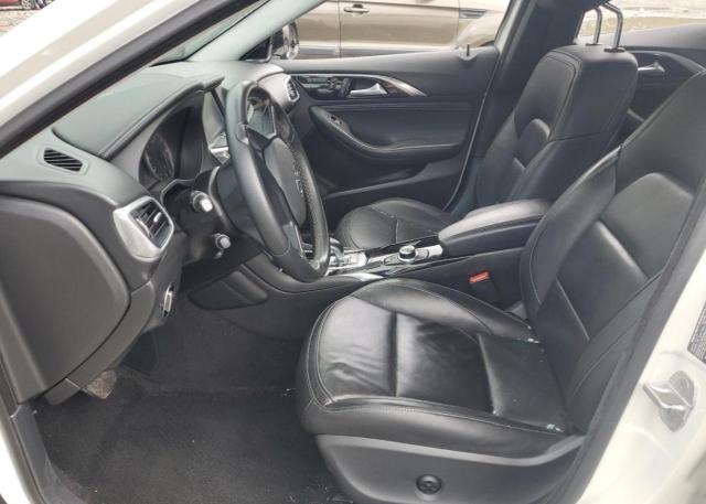 2018 INFINITI QX30 BASE SJKCH5CR3JA059176