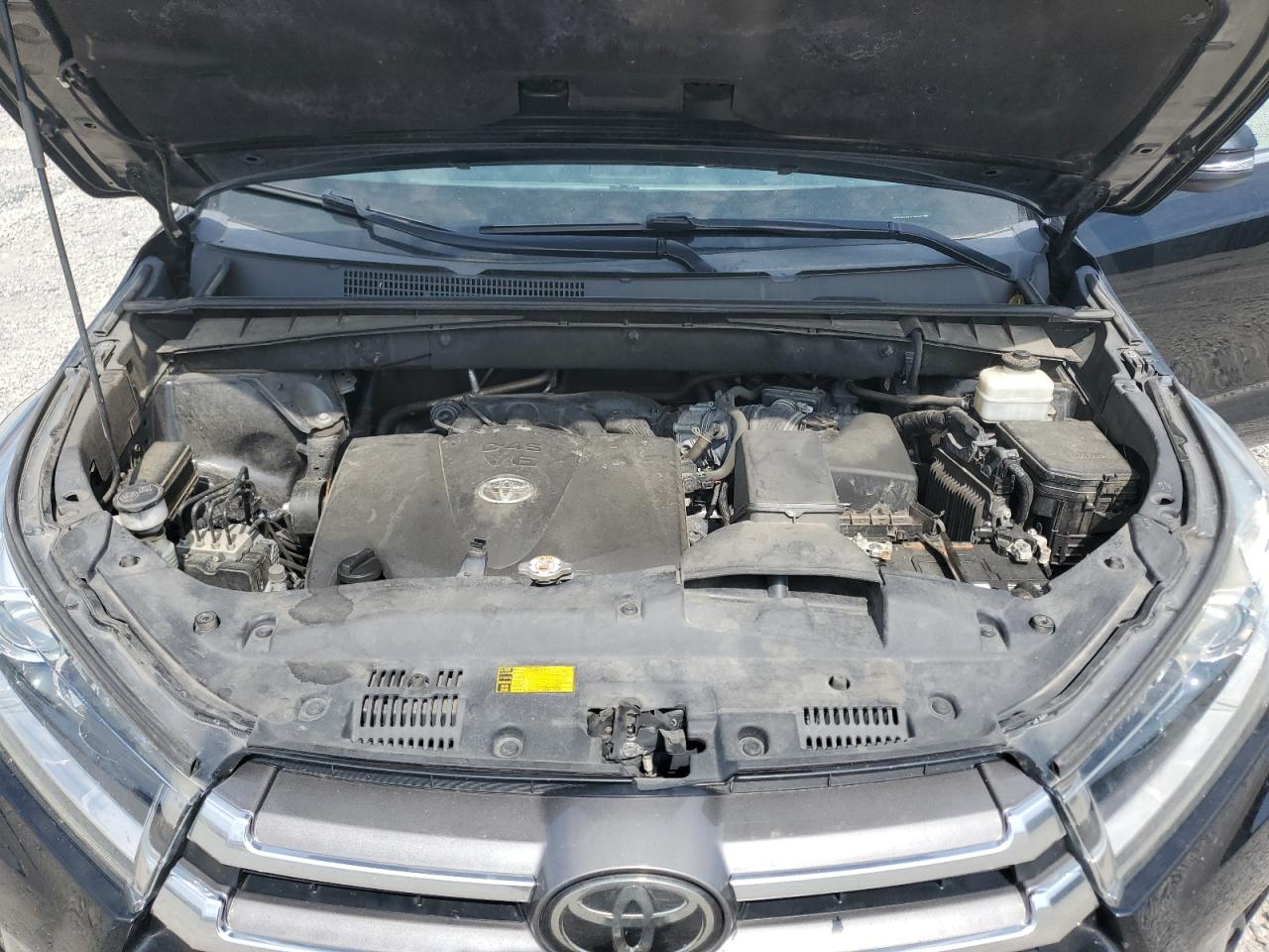 TOYOTA HIGHLANDER LIMITED