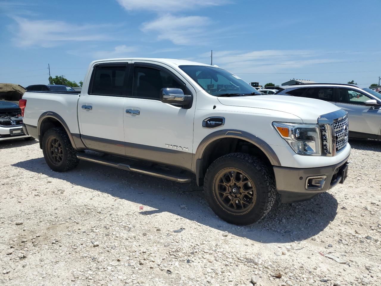 NISSAN TITAN SV