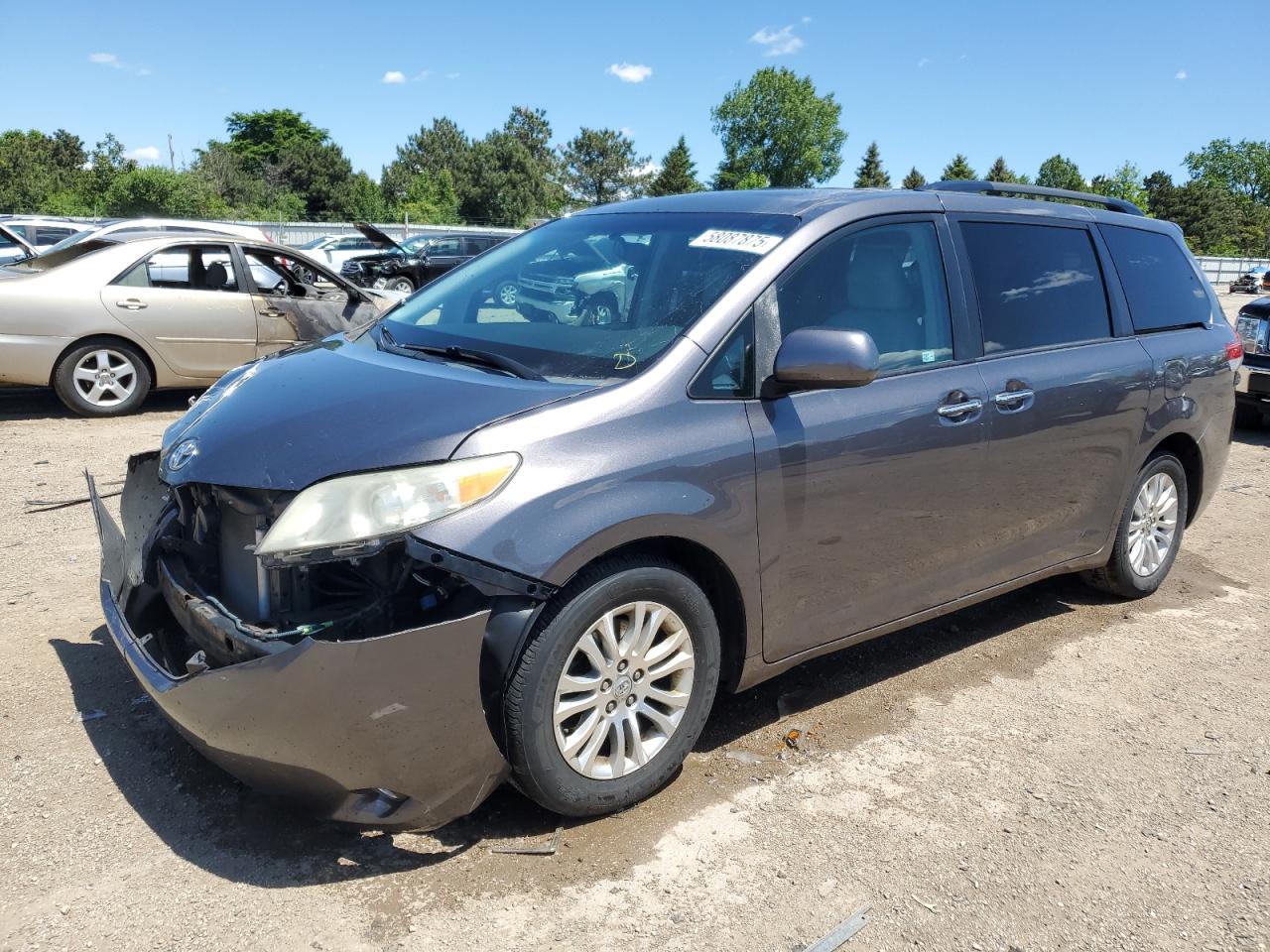 TOYOTA SIENNA XLE