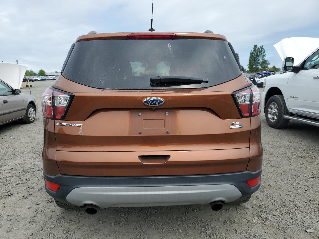 FORD ESCAPE SE