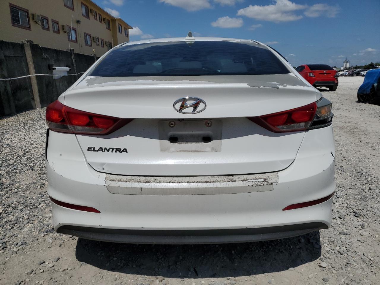 HYUNDAI ELANTRA SE