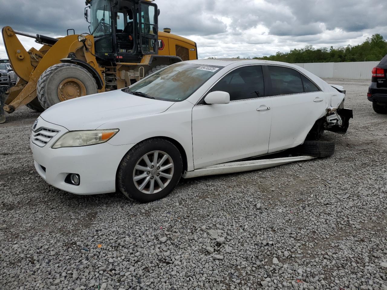 TOYOTA CAMRY BASE
