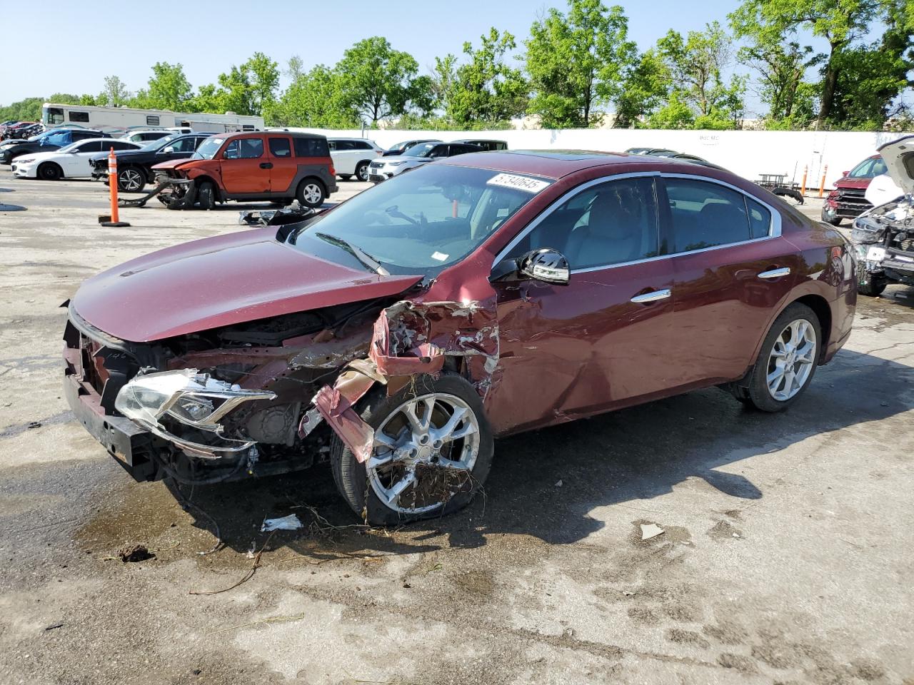 NISSAN MAXIMA S