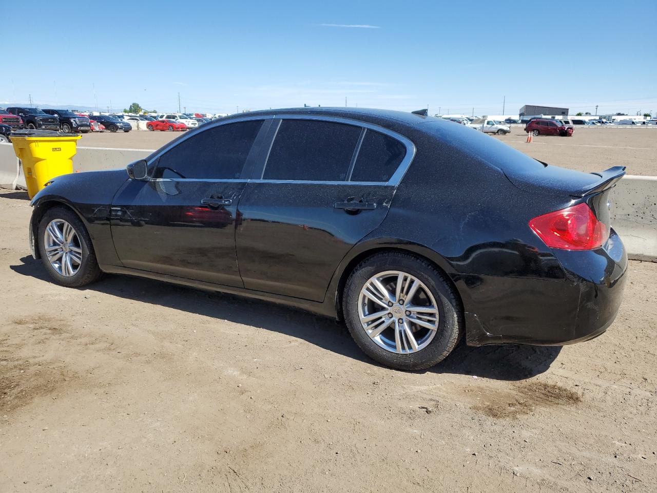 Infiniti G37 base 2013