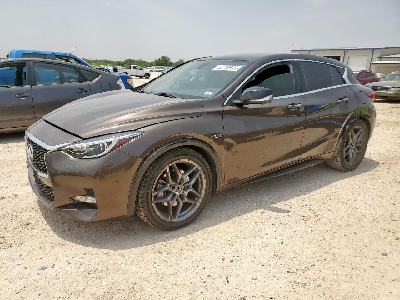 INFINITI QX30 BASE