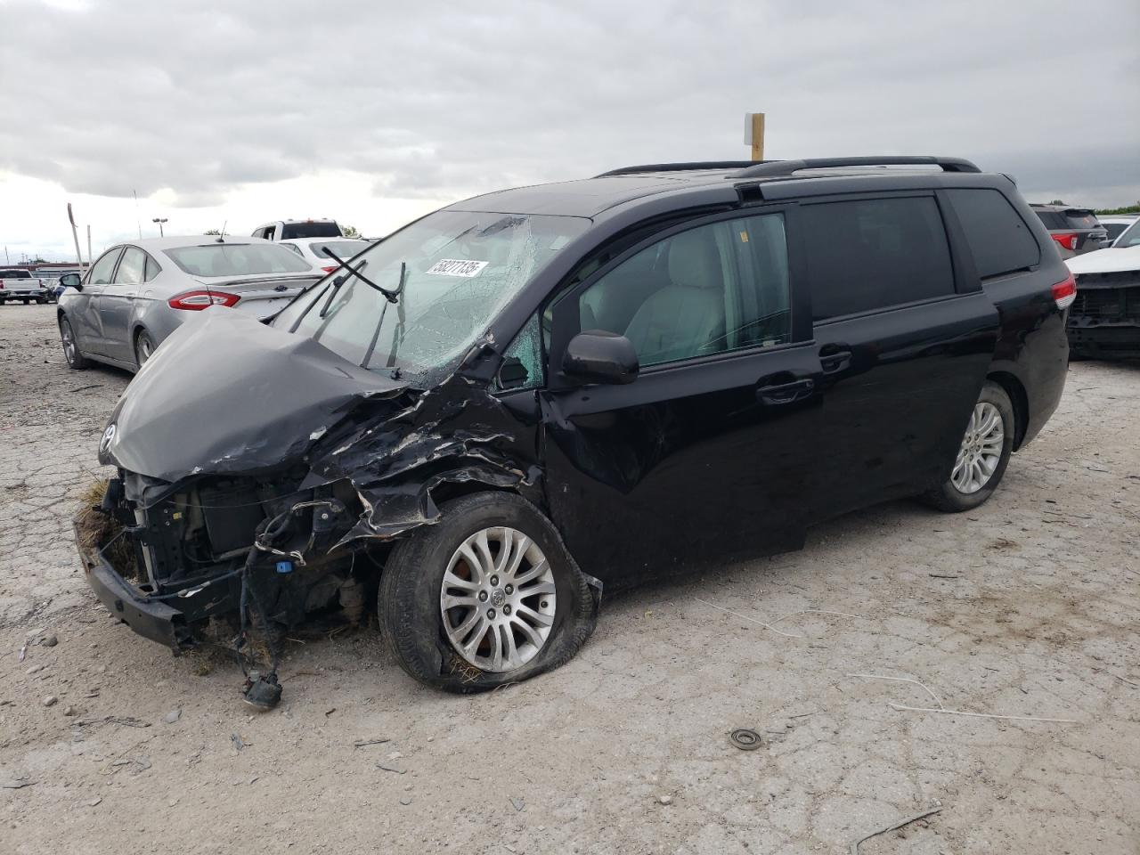 TOYOTA SIENNA XLE