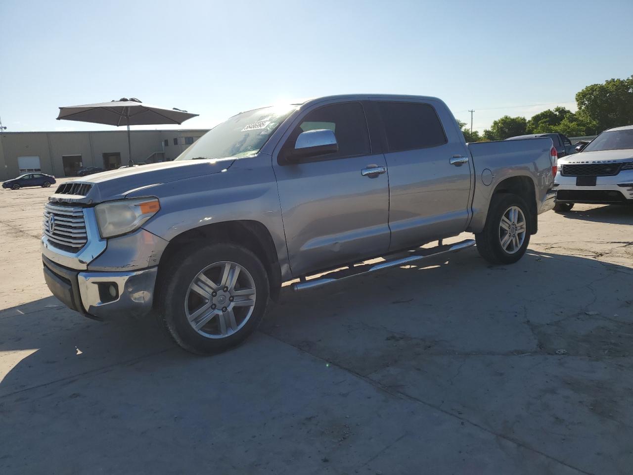 TOYOTA TUNDRA CREWMAX SR5
