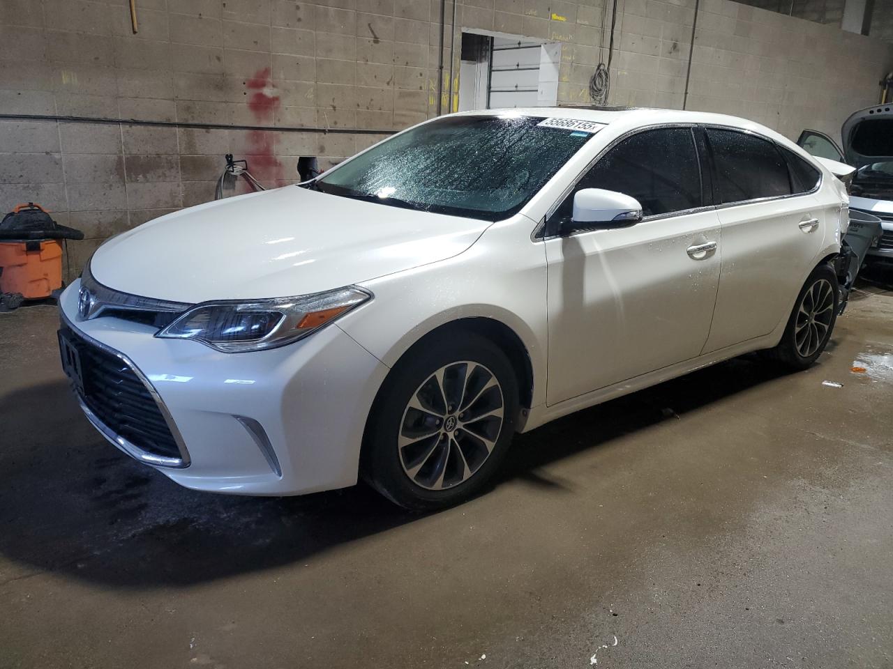 TOYOTA AVALON XLE