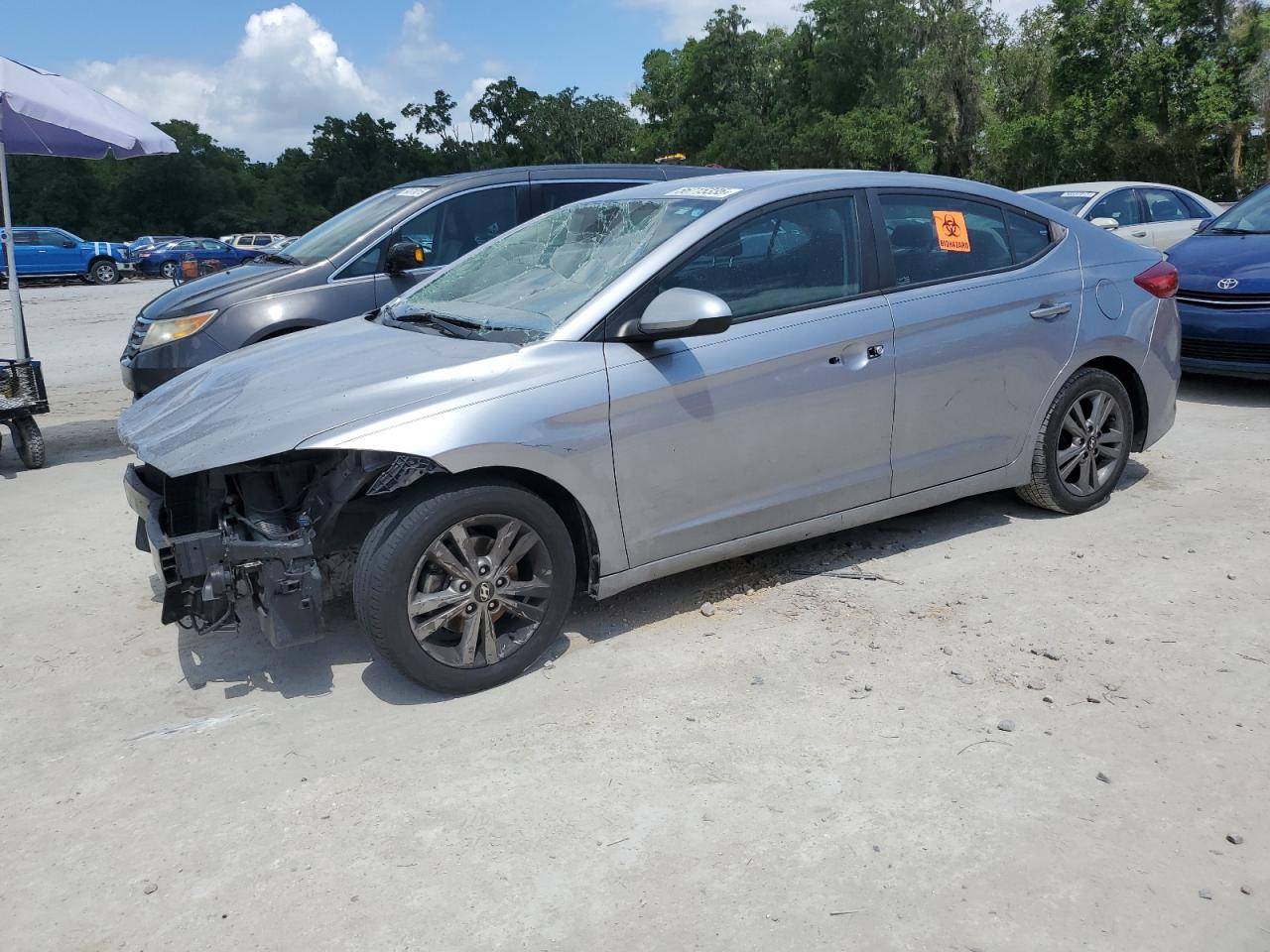 HYUNDAI ELANTRA SE