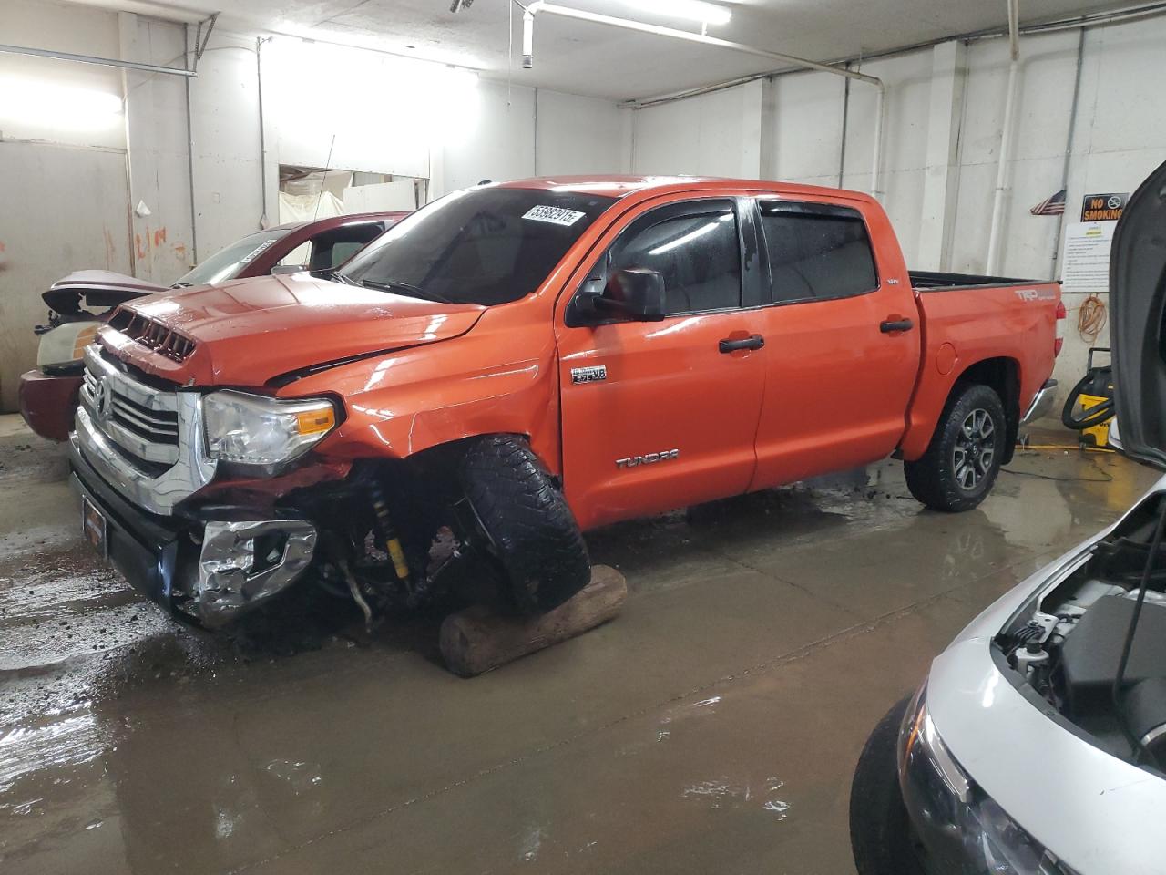 TOYOTA TUNDRA CREWMAX SR5