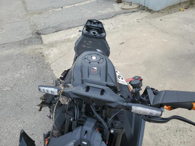 2024 KTM 1290 SUPER - VBKV39409RM989710