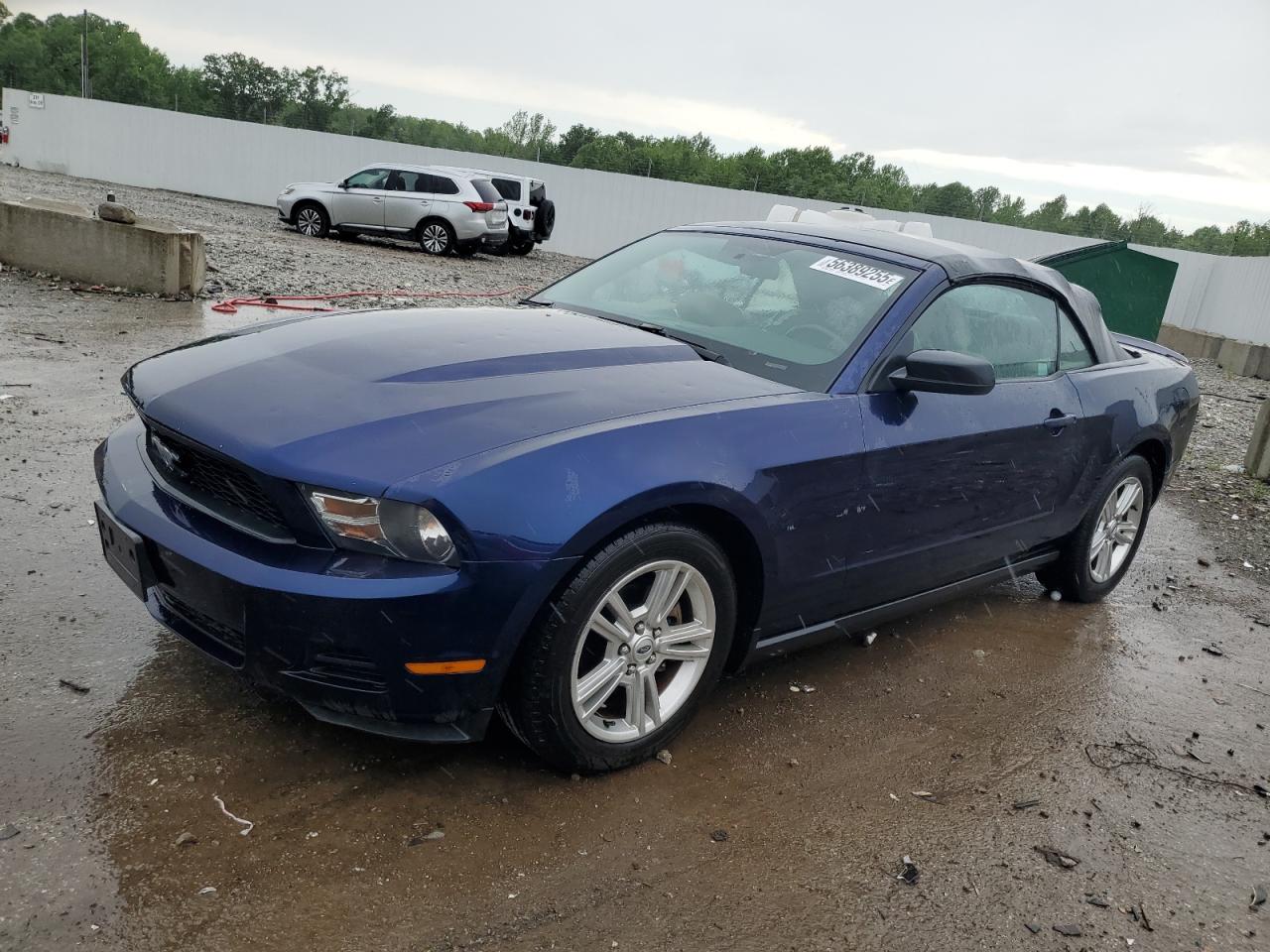 FORD MUSTANG