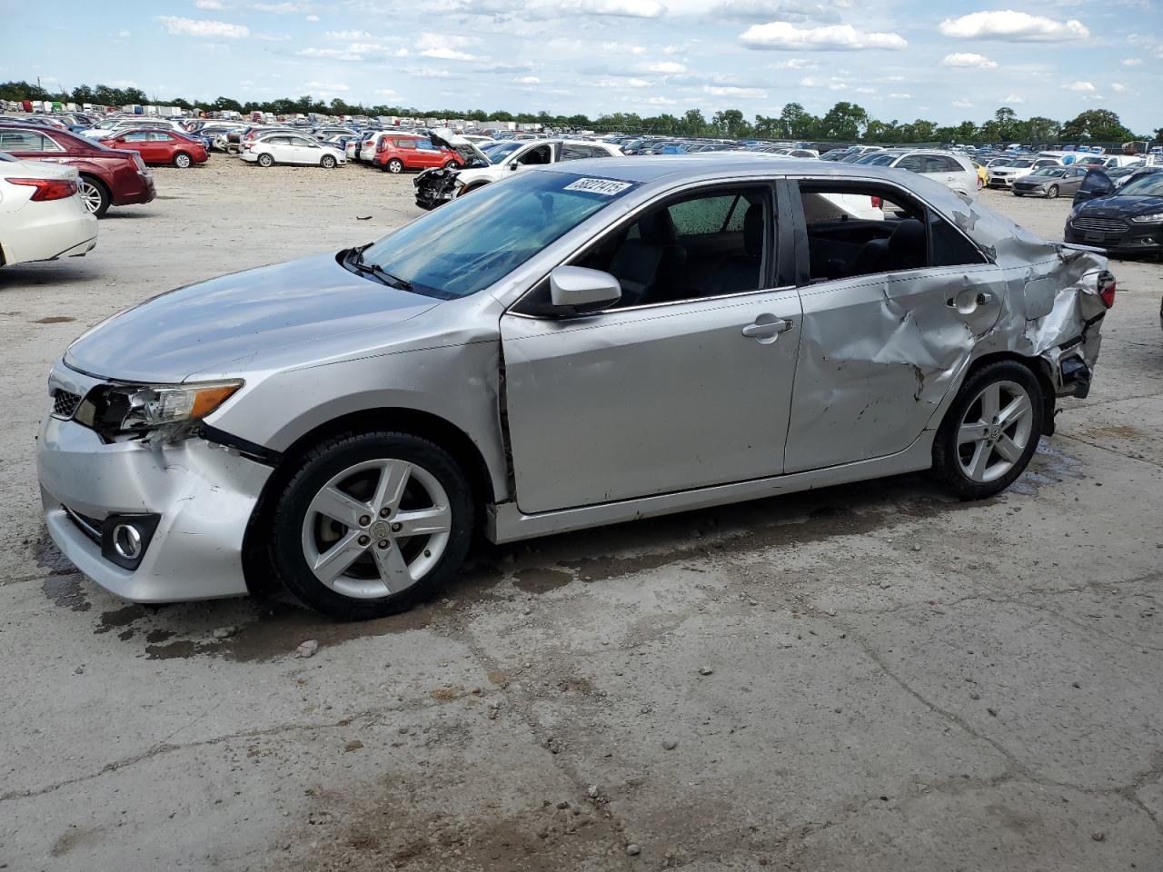 TOYOTA CAMRY BASE