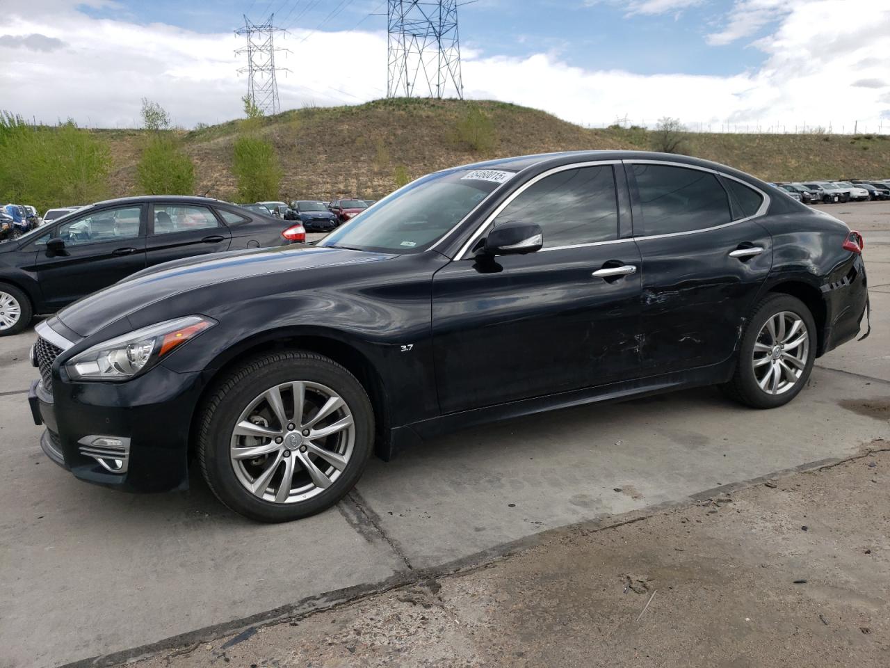 INFINITI Q70 3.7