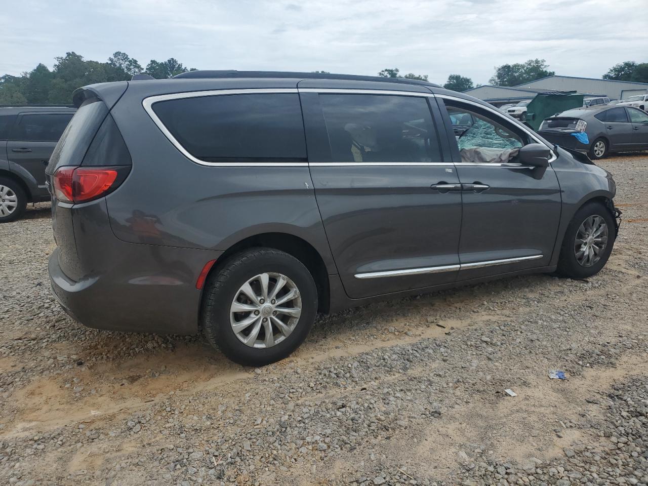 CHRYSLER PACIFICA TOURING L