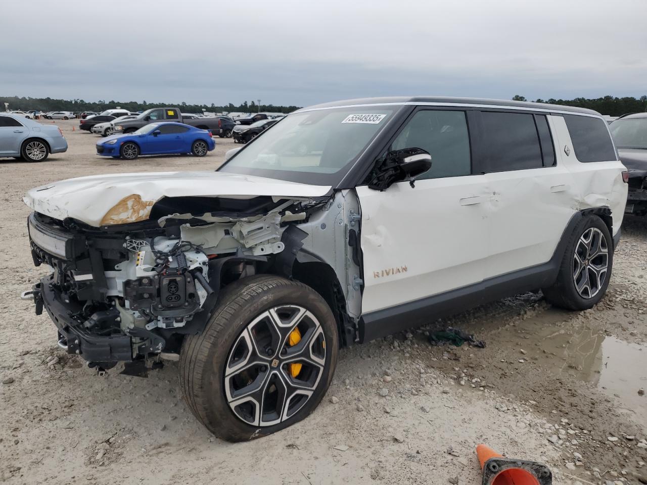 RIVIAN R1S ADVENTURE