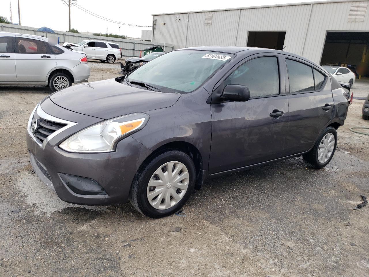 NISSAN VERSA S