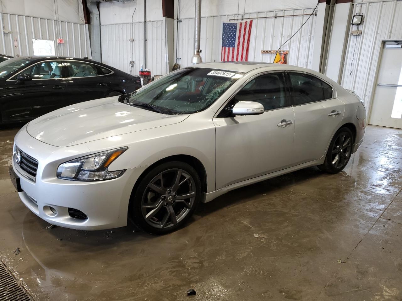 NISSAN MAXIMA S