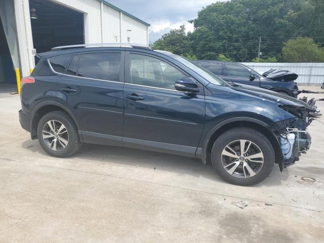 2017 TOYOTA RAV4 XLE JTMRFREV3HJ707369