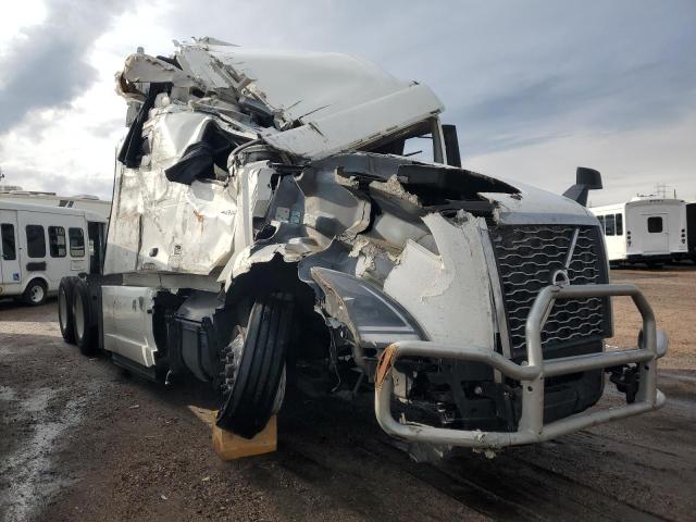 4V4NC9EH2RN635483 2024 VOLVO VN