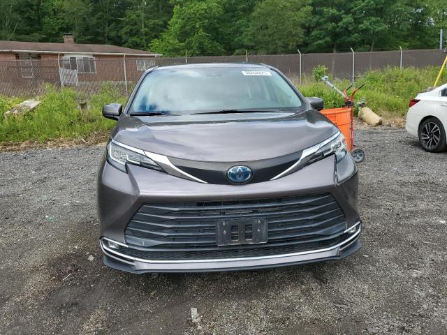 2021 TOYOTA SIENNA XLE 5TDJRKEC6MS016893