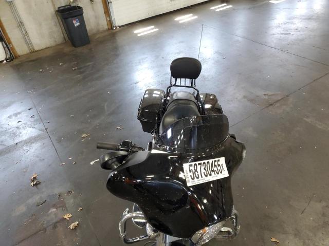 2011 HARLEY-DAVIDSON FLHX 1HD1KBM19BB647984