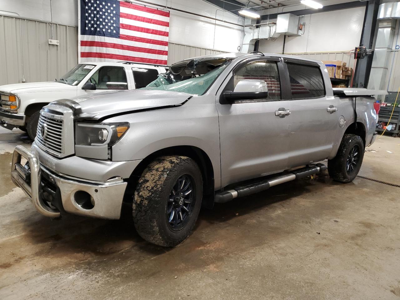 TOYOTA TUNDRA CREWMAX LIMITED