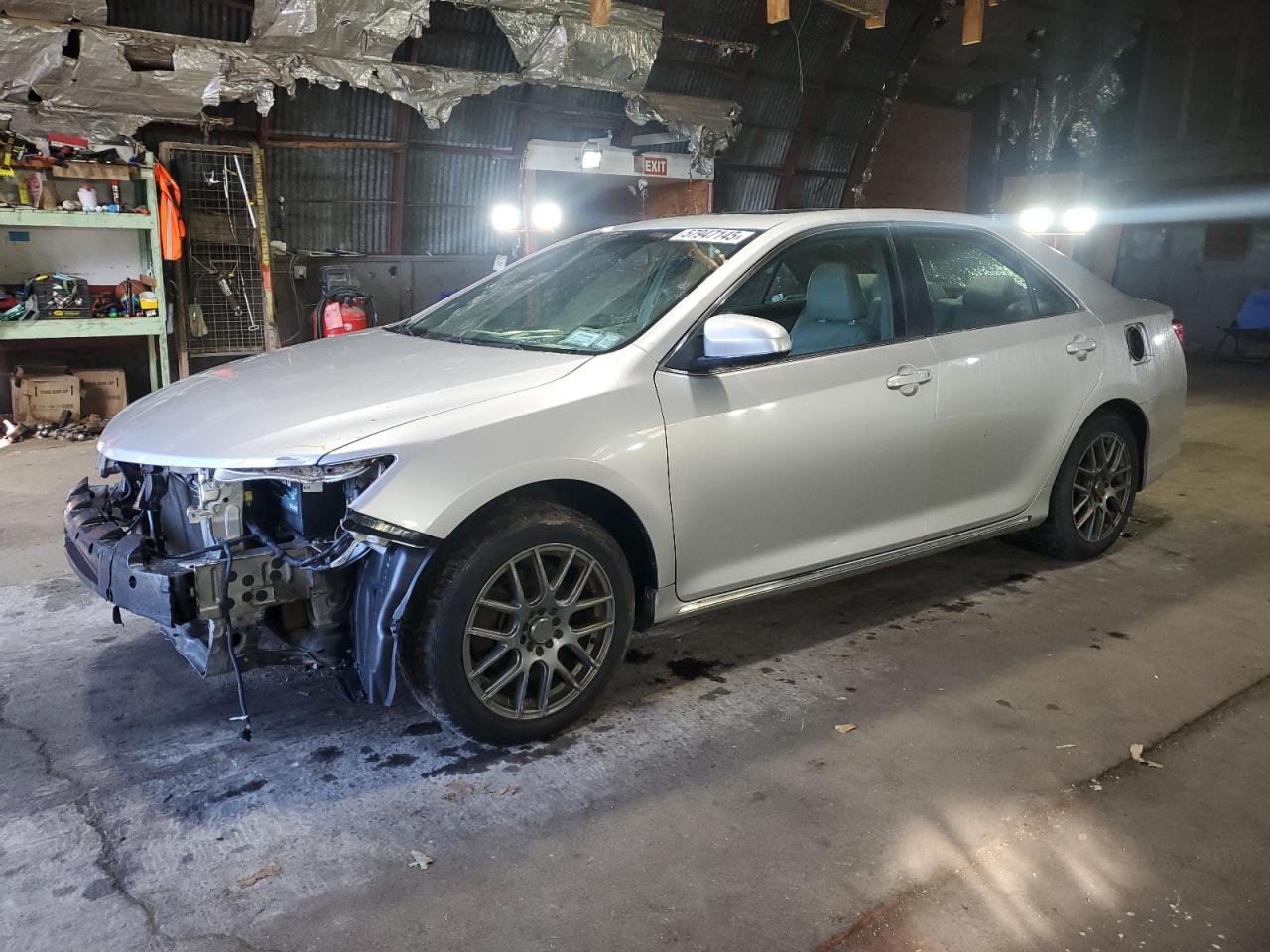 TOYOTA CAMRY BASE
