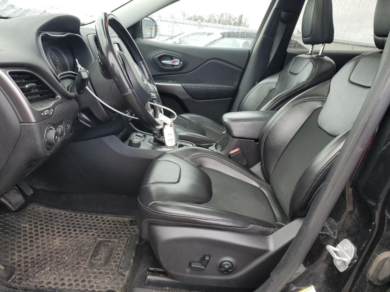 JEEP GRAND CHEROKEE LATITUDE PLUS