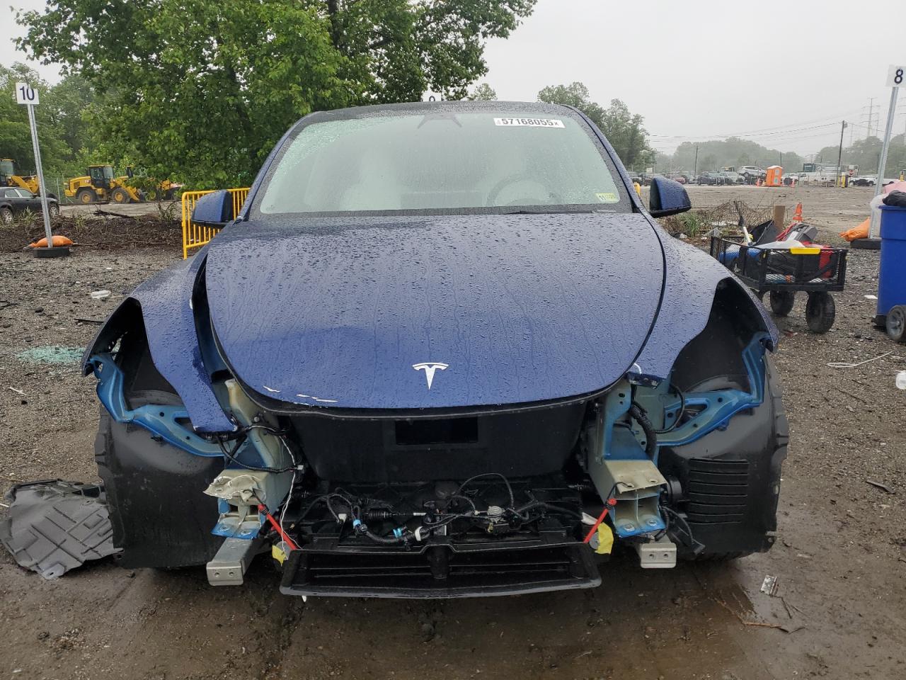 Tesla Model y 2021