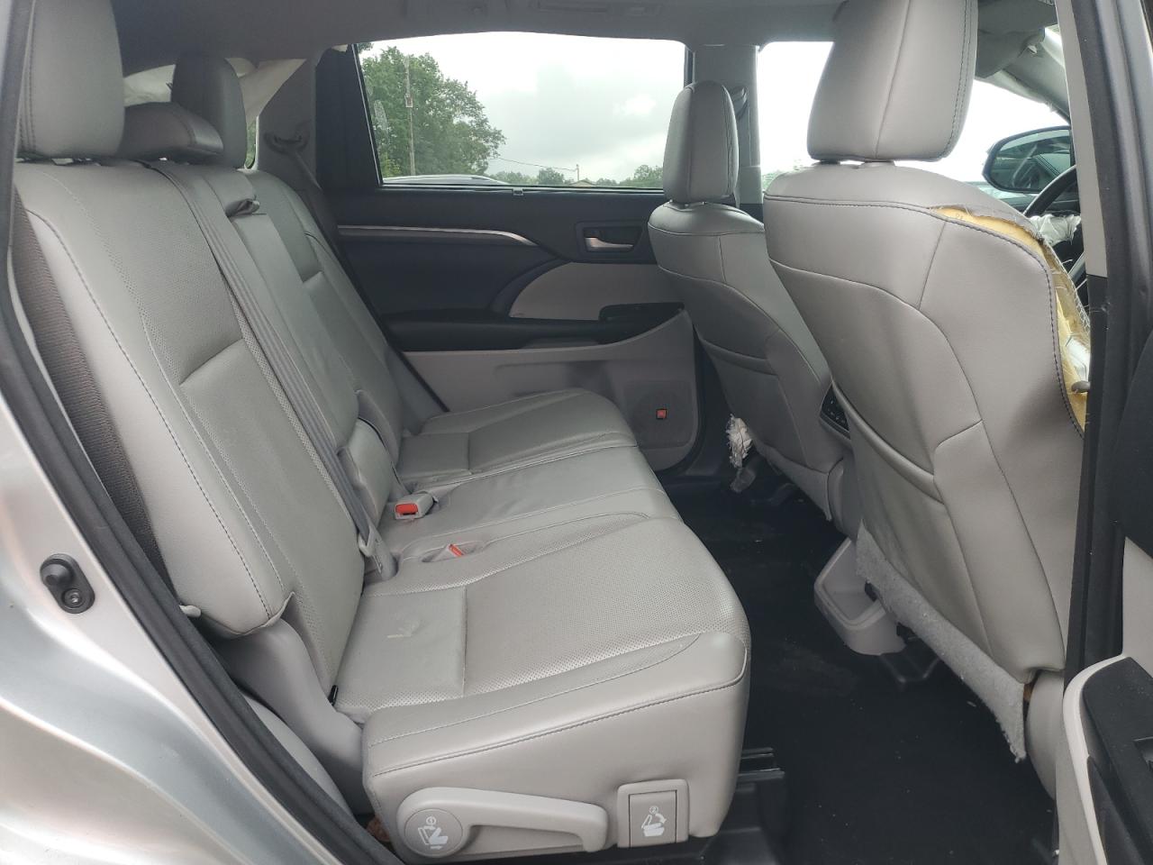 TOYOTA HIGHLANDER LIMITED