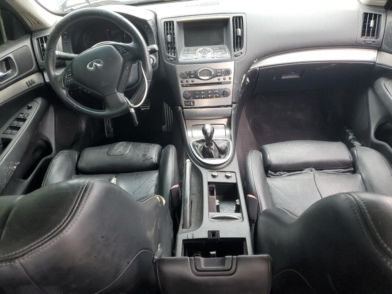 Infiniti G37 base 2012